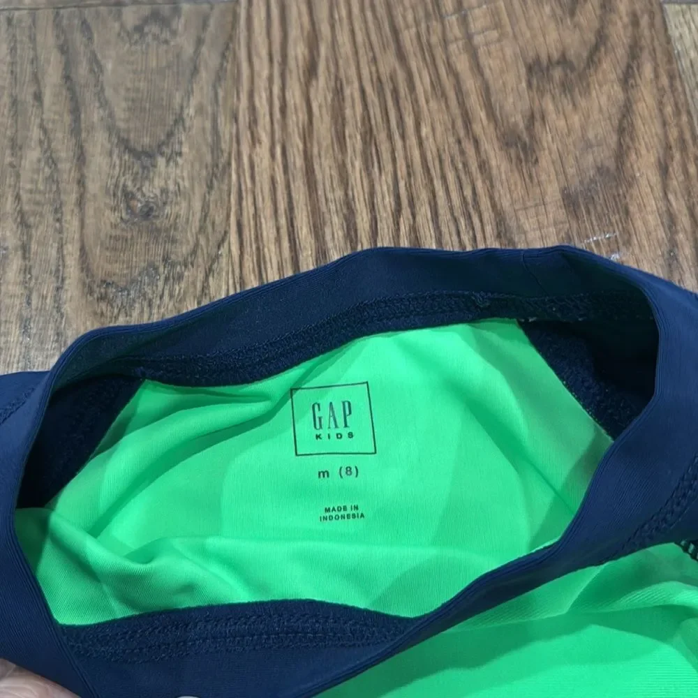 Gap kids rashguard. Sz 8